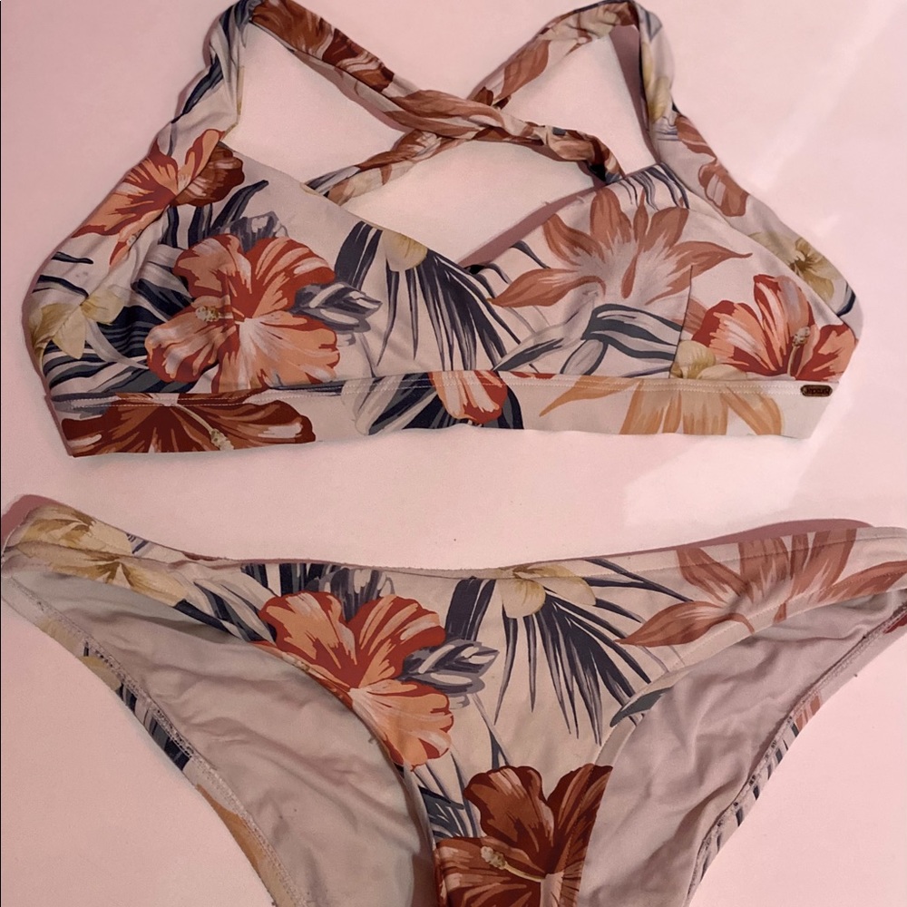 Two piece Dipcurl bikini